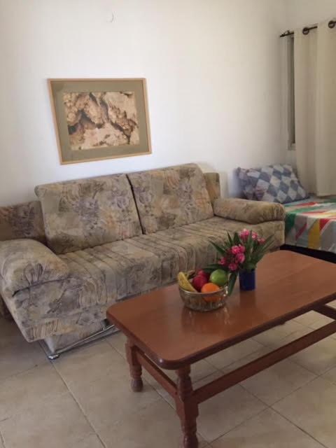 הבית של דרורי Neve Zohar Exteriör bild